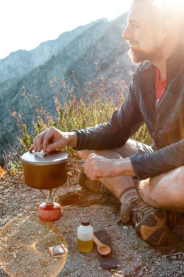 A super simple homemade backpacking meal. Takes less than 5 minutes to cook on the trail and is full of protein AND flavor!