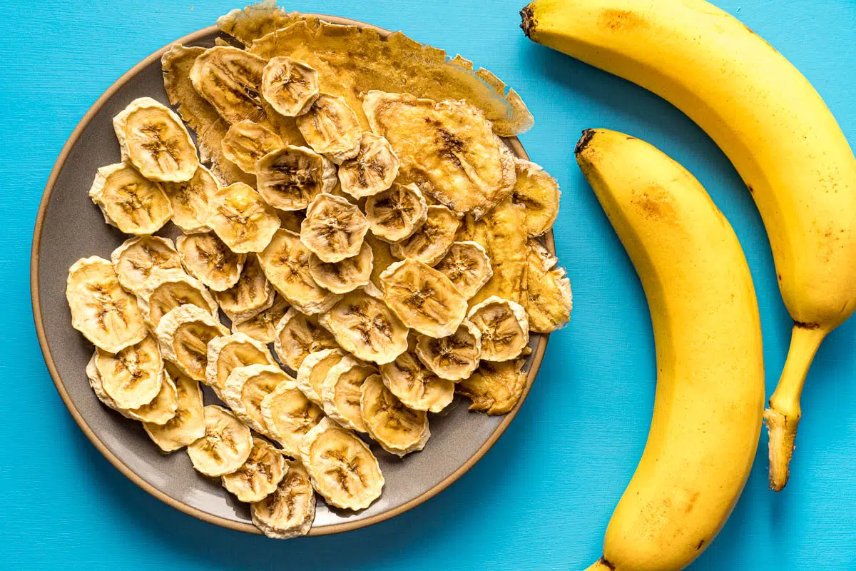 Dehydrated bananas on a plate