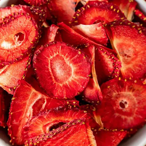Dehydrated strawberry slices